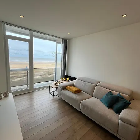 Apartment Modern 1-bedroom With Sea View In T92 *