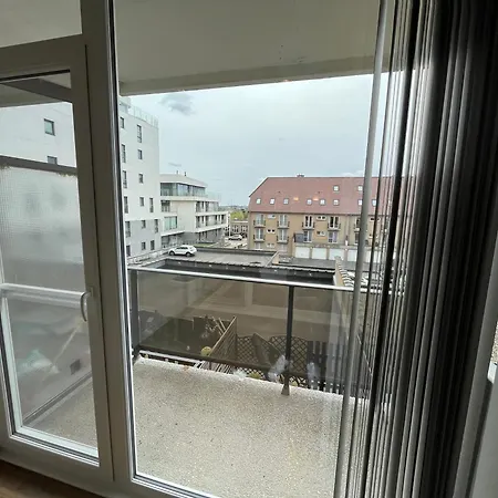 Modern 1-bedroom With Sea View In T92 Apartment