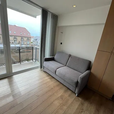 Modern 1-bedroom With Sea View In T92 Apartment