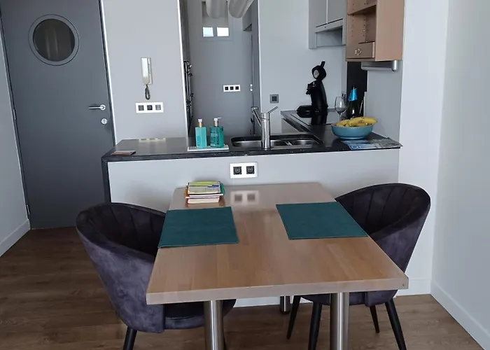 Modern 1-bedroom With Sea View In T92 Apartment Ostend