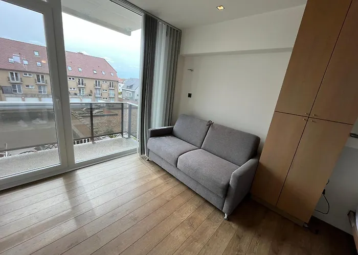 Modern 1-bedroom With Sea View In T92 Apartment