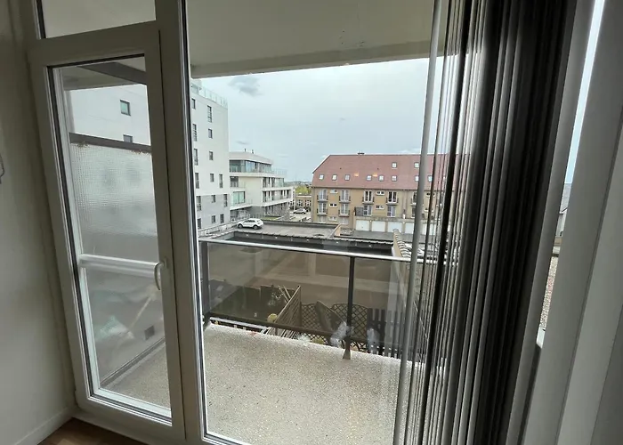 Modern 1-bedroom With Sea View In T92 Appartement